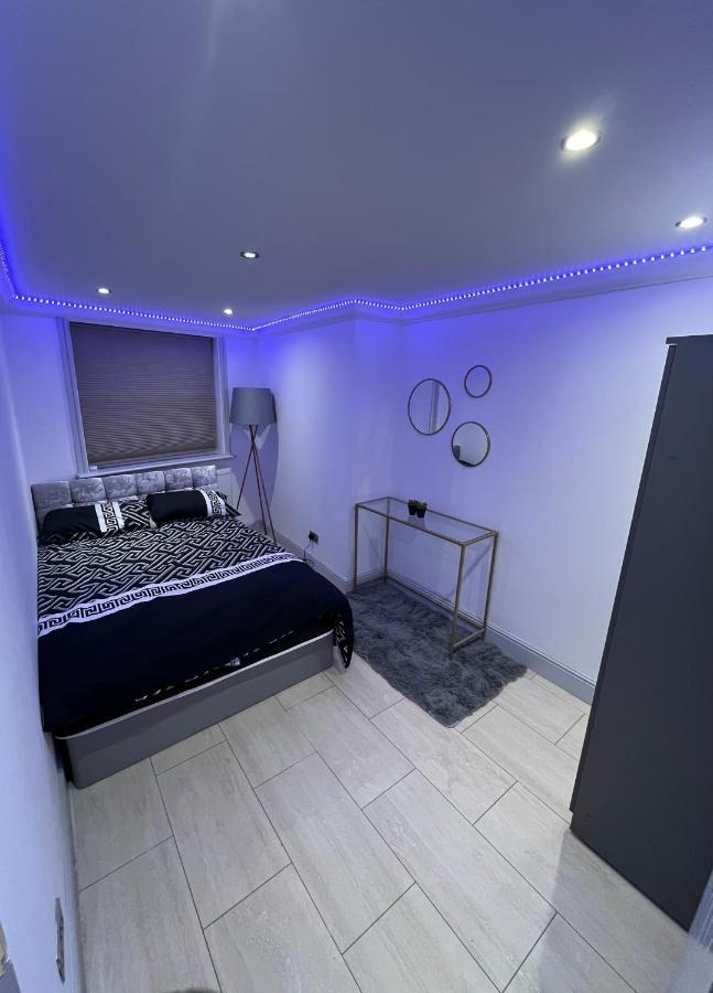 Cosy Serviced 1 Bedroom Apartment In London Eksteriør bilde